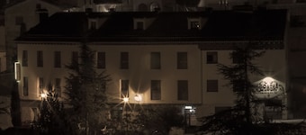 Hotel Mayno