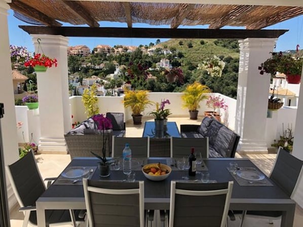 Deluxe-Apartment, 3 Schlafzimmer | Terrasse/Patio