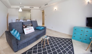 Classic-Apartment, 2 Schlafzimmer | 1 Schlafzimmer, schallisolierte Zimmer, Bügeleisen/Bügelbrett