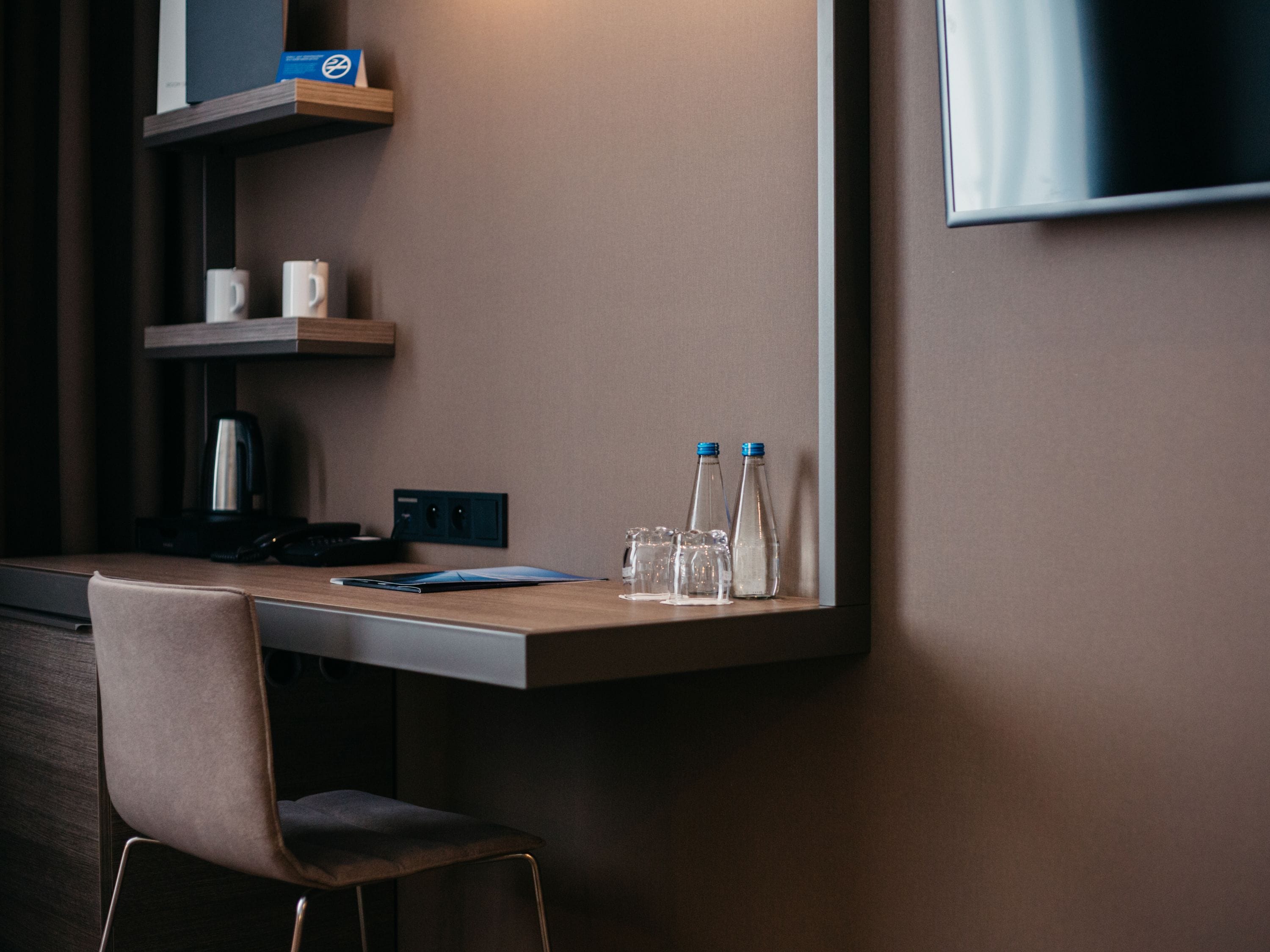 hypo-allergenic bedding, minibar, in-room safe, desk