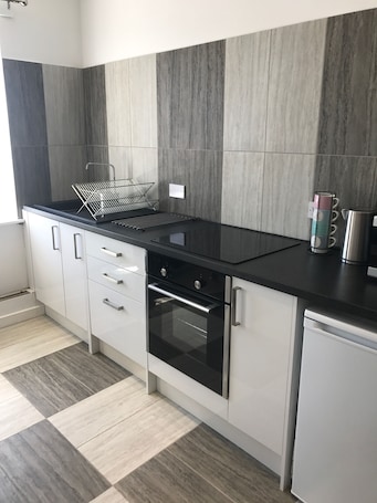 Apartment No13 | Private kitchen | Fridge, microwave, oven, stovetop