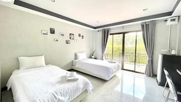 Superior Twin Room, 2 Single Beds, Non Smoking | Premium bedding, minibar, desk, blackout curtains