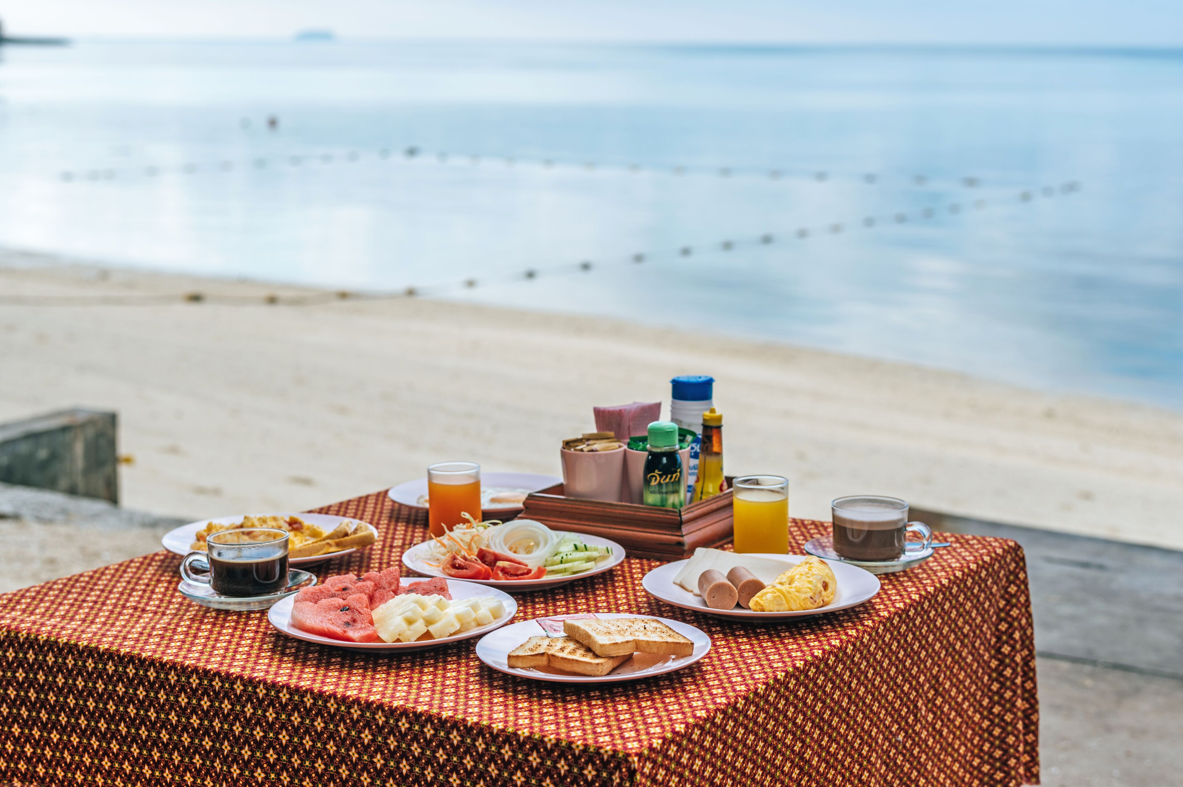 Morgunverðarhlaðborð daglega (300 THB á mann)