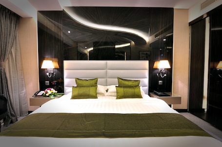 Standard Single Room | 1 bedroom, premium bedding, down comforters, minibar