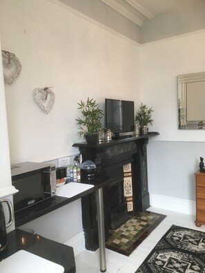 Quarto casal luxo, suíte | Ferros/tábuas de passar roupa, Wi-Fi de cortesia