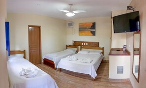 Hypo-allergenic bedding, free WiFi, bed sheets - Hotel Lázaro Ubatuba  (Ubatuba)