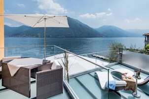 Deluxe Room, 1 Queen Bed, Terrace, Lakeside | View from room