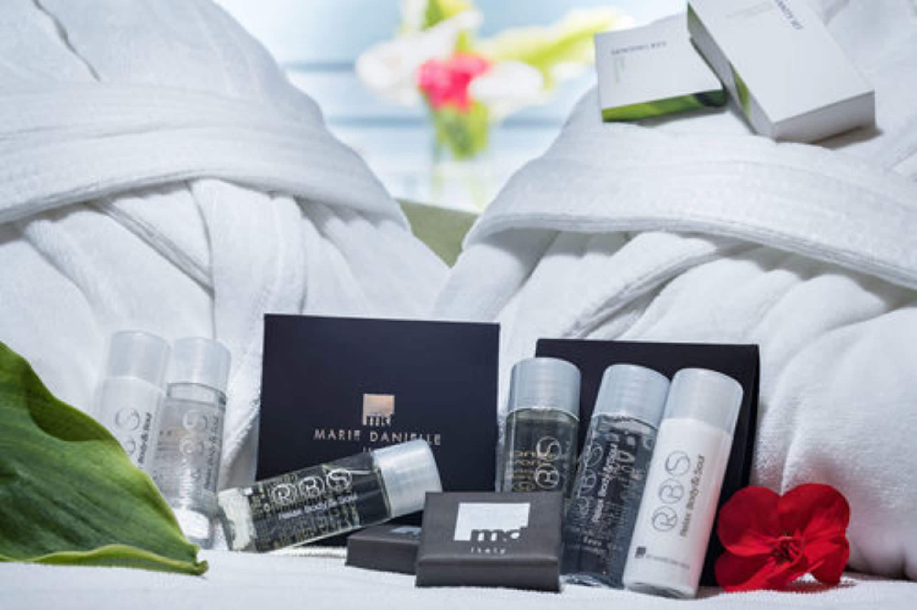 premium bedding, down duvets, in-room safe, desk