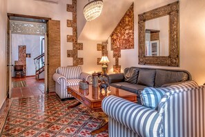 Coin salon dans le hall