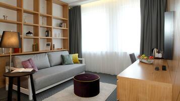 Executive Apartment (hotel AVANA) | Living area | Flat-screen TV