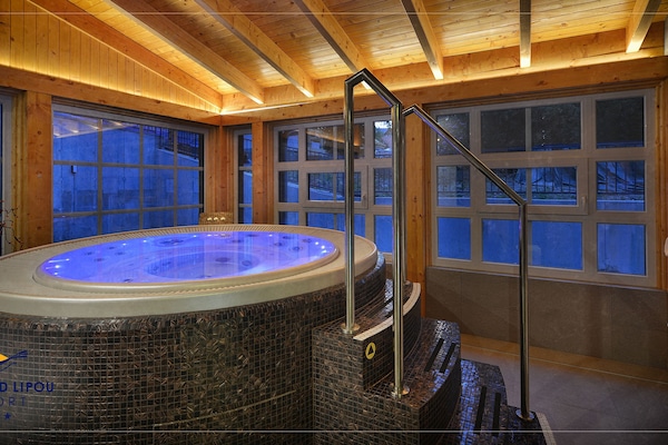 Behandlingsrom for par, badstue, boblebad og dampbad