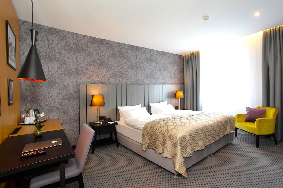 Comfort Double or Twin Room (hotel AVANA) | Minibar, in-room safe, desk, soundproofing