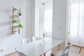 In-room dining - CHILL Apartments (Prague)