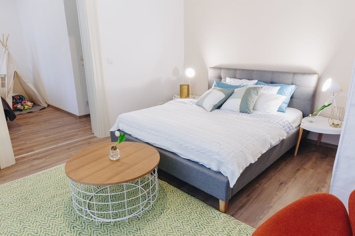 Peralatan tempat tidur premium, bar mini, dihias secara berasingan