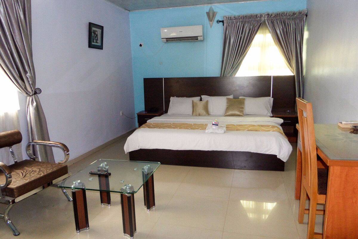 Classic Room, 1 King Bed