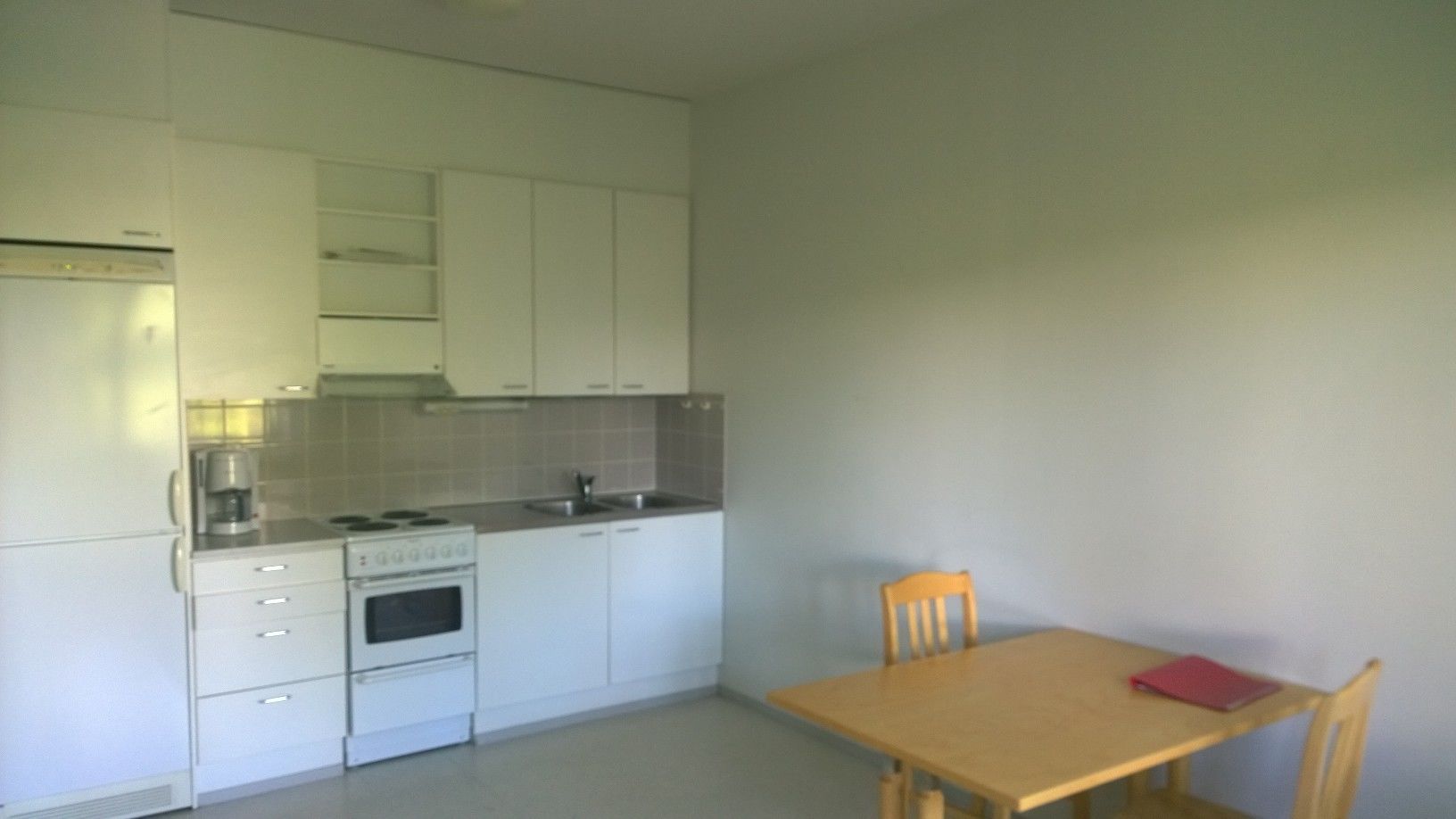 fridge, oven, stovetop, coffee/tea maker