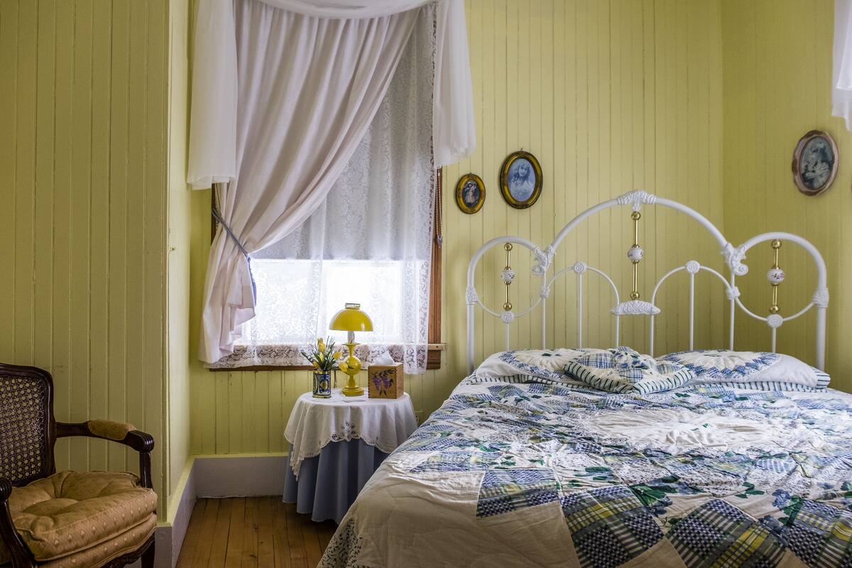 Zimmer, 1 Queen-Bett (Tournesol) | Kostenloses WLAN