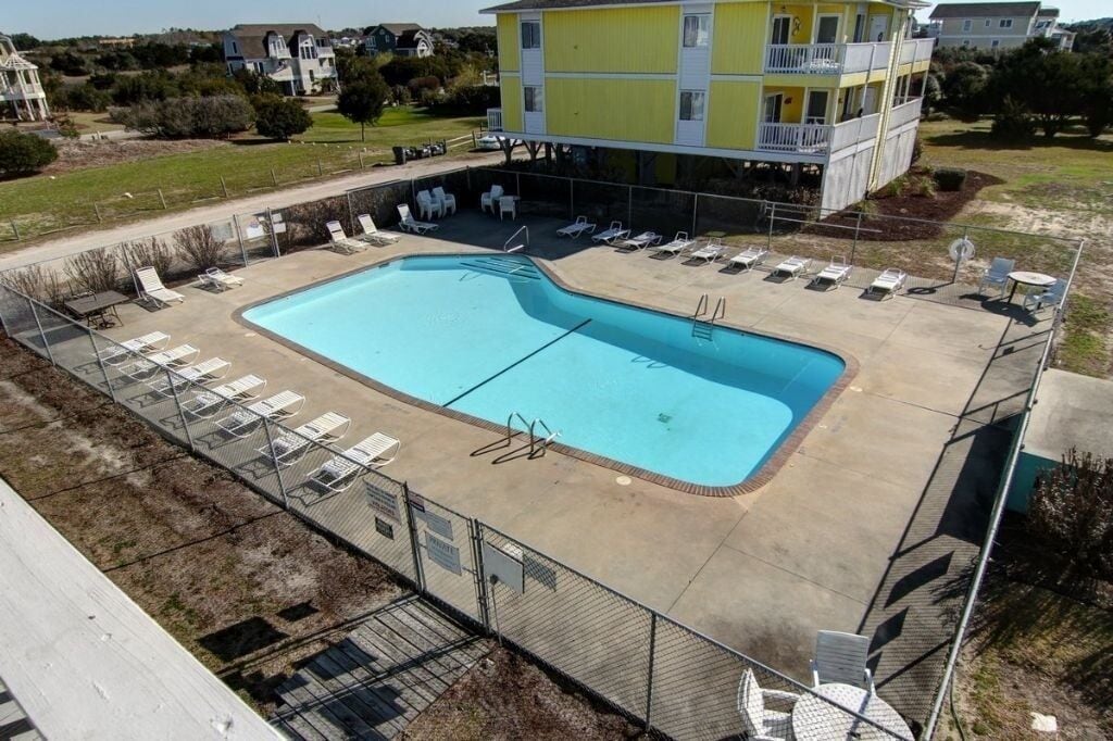 House, 2 Bedrooms | Pool | Outdoor pool