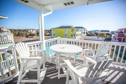 Feelin' Beachy-7a 2 Bedroom Home by RedAwning