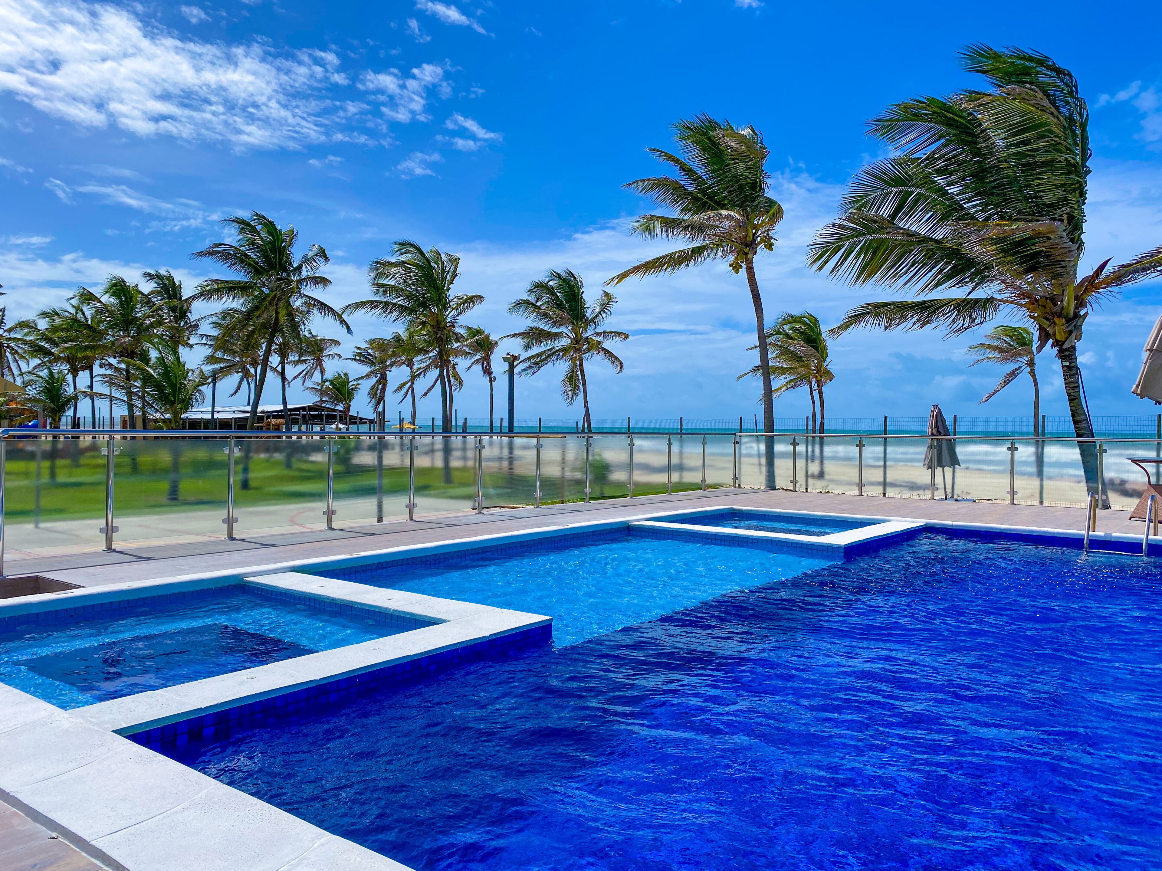 4 outdoor pools, free pool cabanas, pool umbrellas