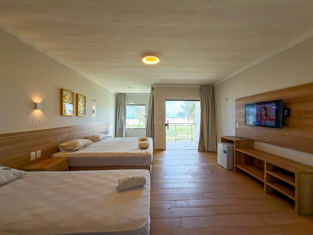 Minibar, laptop workspace, free WiFi, bed sheets