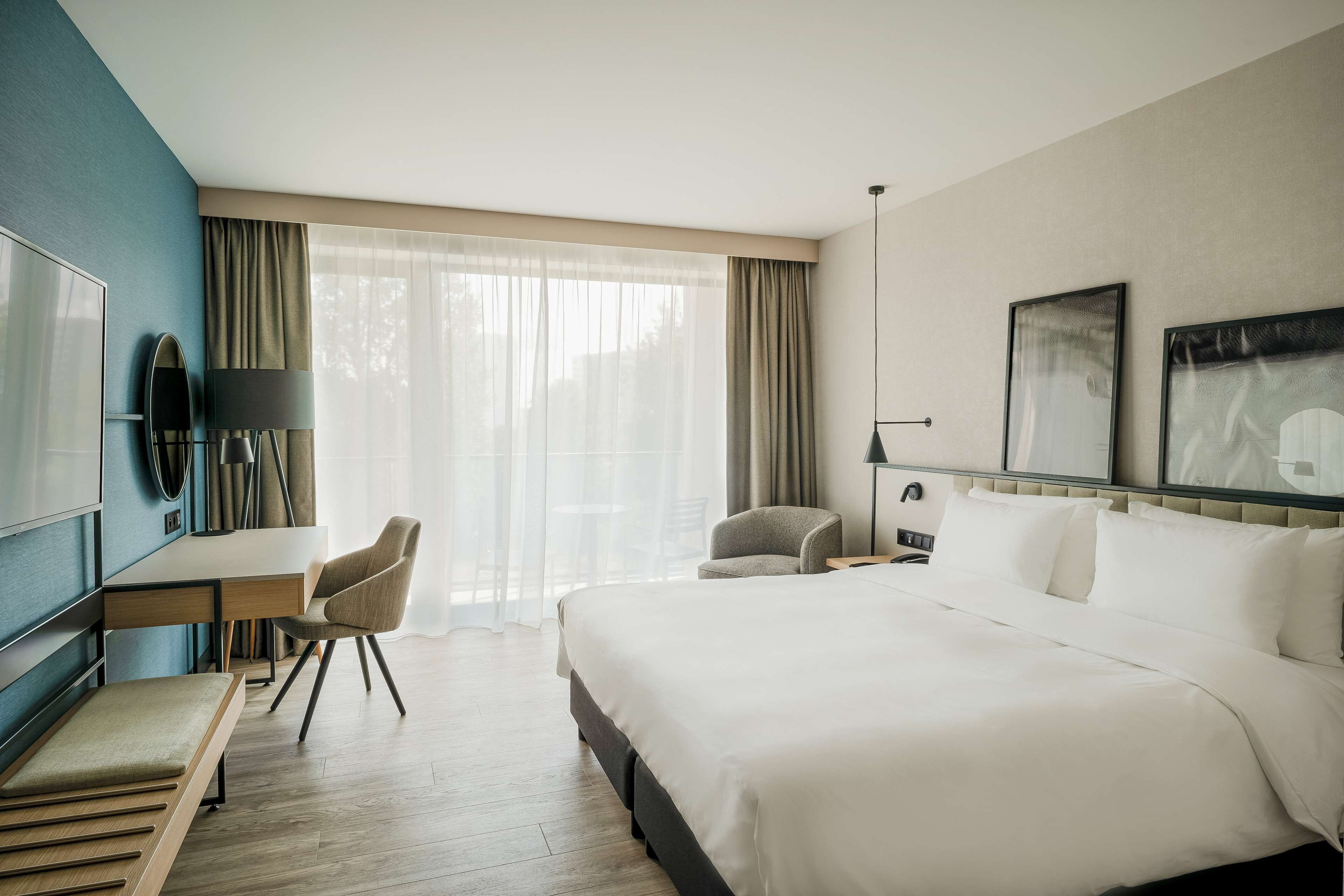 Superior kamer | 1 slaapkamer, een minibar, een kluis op de kamer, een bureau