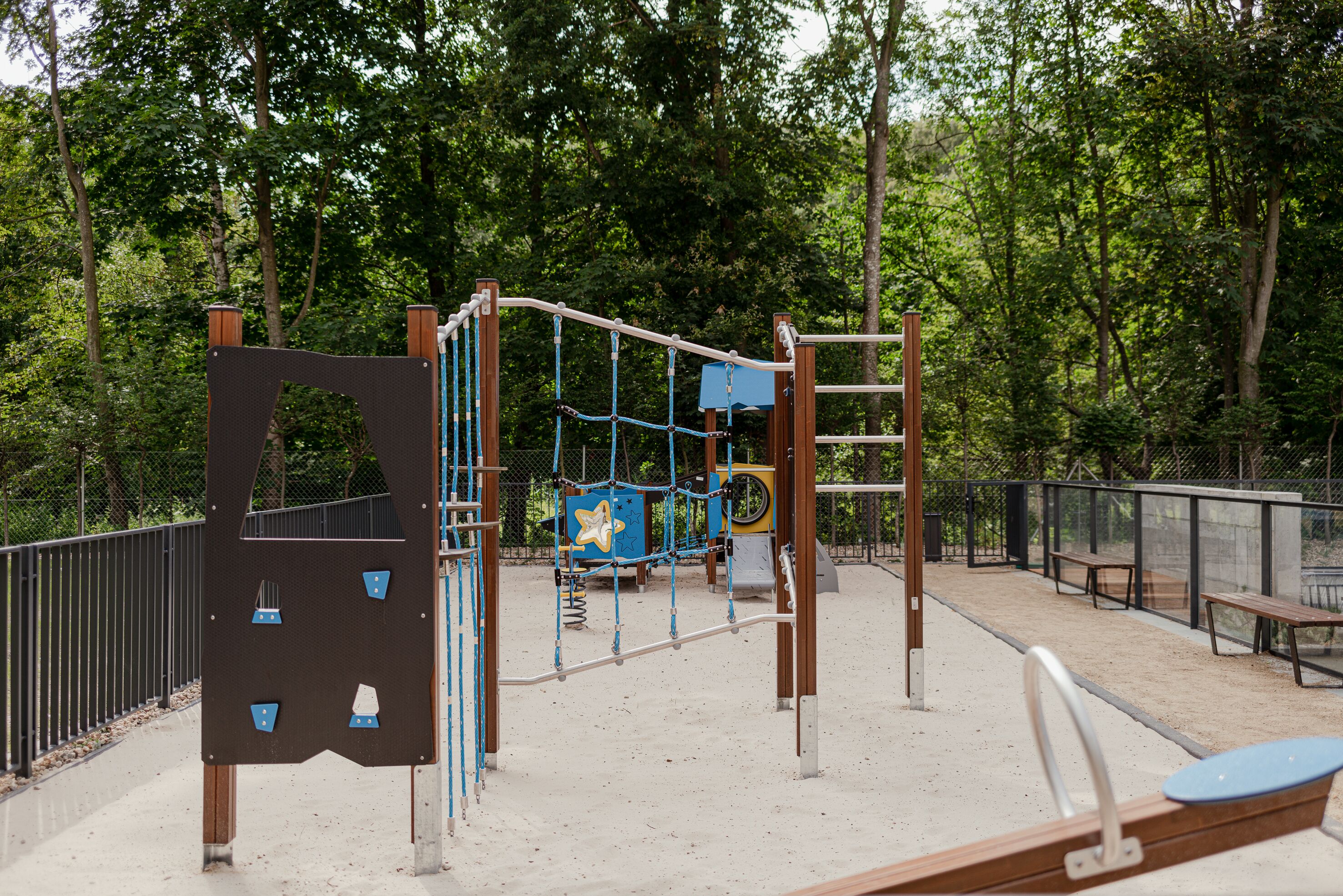 children’s play area – outdoor