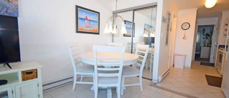 Condo, 1 Bedroom | Dining