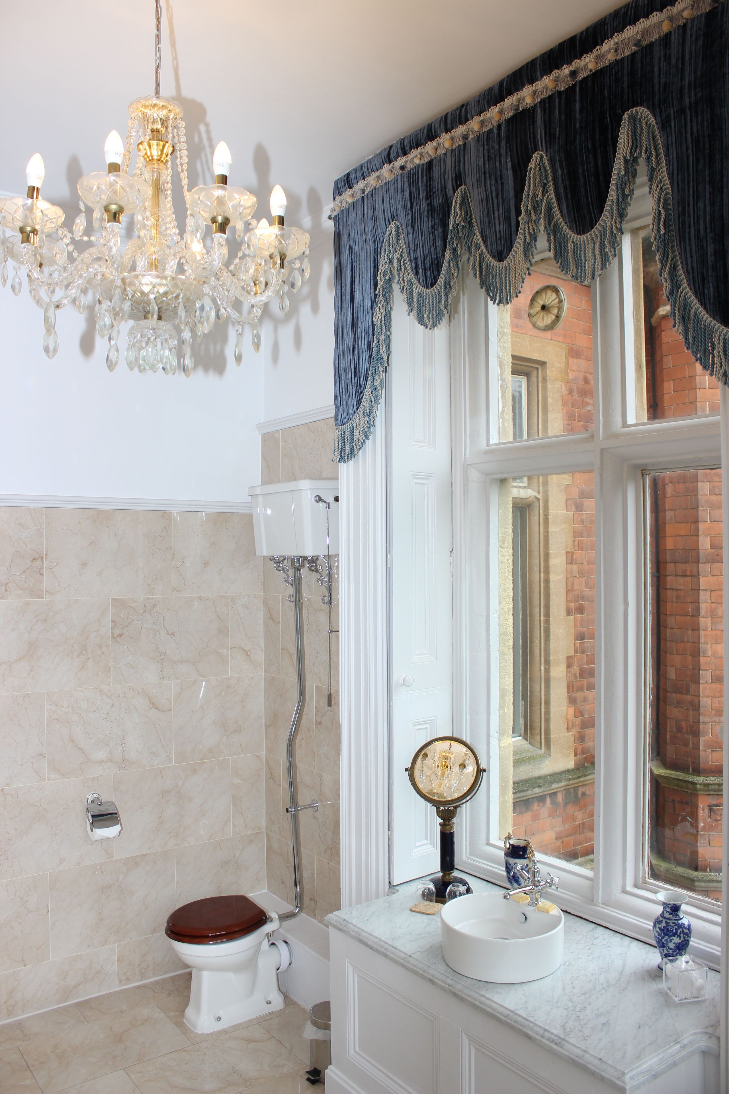 deluxe double room, 1 king bed, garden view | bathroom | combined shower/bathtub, deep-soaking bathtub, rainfall showerhead