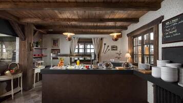 Aamiainen, lounas ja illallinen