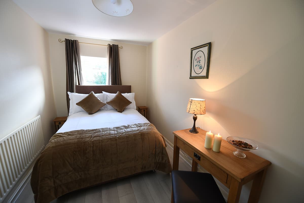 Traditional Cottage, 3 Bedrooms, Courtyard View, Courtyard Area | Premium bedding, in-room safe, desk, free WiFi