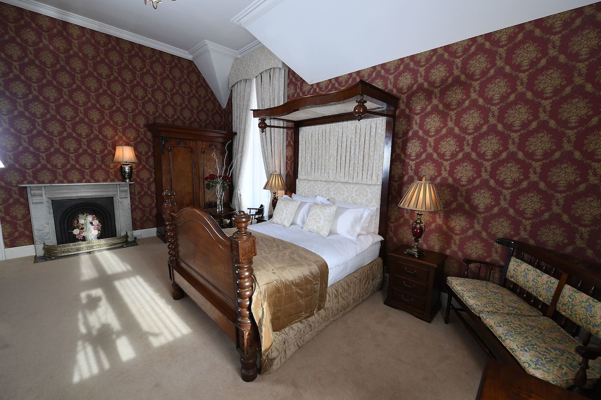 Luxury Room, 1 Bedroom, Hill View, Corner | Premium bedding, in-room safe, desk, free WiFi