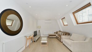 Living area - The Leicester Square Collection (London)