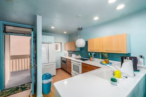 Condo, 2 Bedrooms | Private kitchen | Fridge, microwave, oven, stovetop