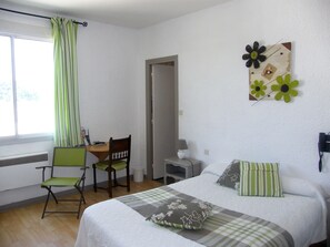 Kamar Double Comfort | Didekorasi berbeda-beda dan Wi-Fi gratis