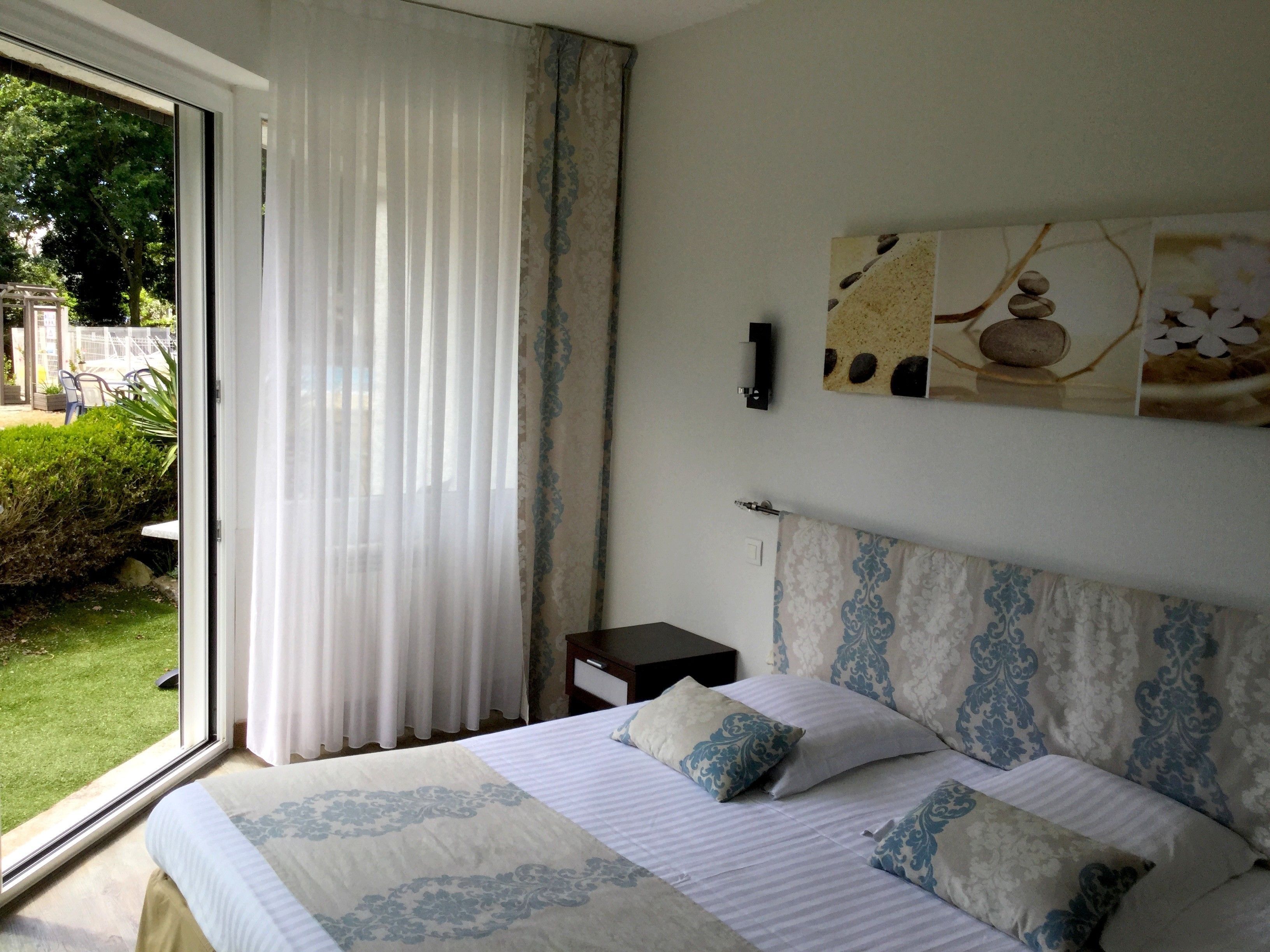 comfort double room, garden area | desk, free wifi