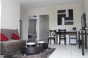 Family Suite, 2 Bedrooms | Living area