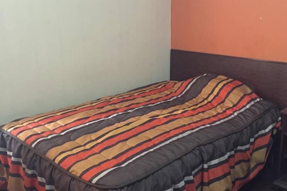 Quarto casal | Escrivaninha, ferros/tábuas de passar roupa, Wi-Fi de cortesia