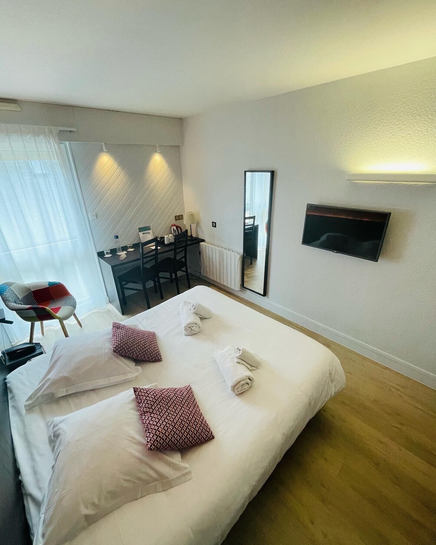 premium double room | premium bedding, individually decorated, desk, laptop workspace