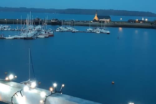 Habitación romántica | Ropa de cama de alta calidad, decoración individual, escritorio