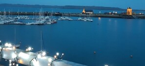 Romantic Room | Premium bedding, individually decorated, desk, laptop workspace