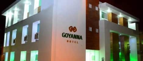 Fassade der Unterkunft – Abend/Nacht