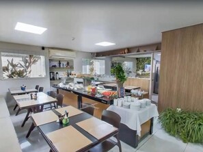 Breakfast and dinner served - Goyanna Hotel (Goiana)