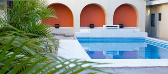 Hotel Zirahuen