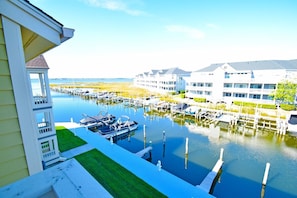 Condo, 2 Bedrooms | Property grounds