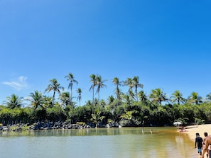 Pantai di sekitar
