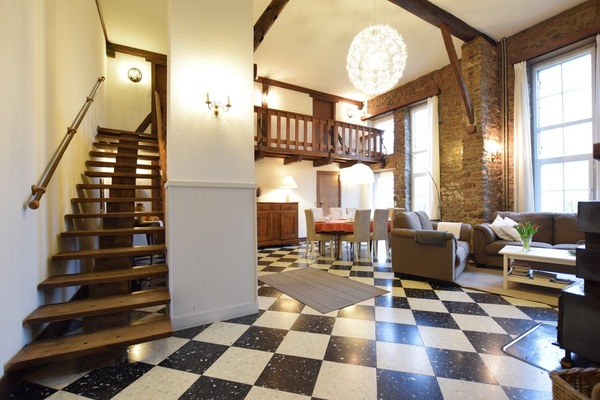 Entrance / Reception