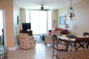 Apartment, 2 Schlafzimmer, Balkon, Strandnähe | Essbereich im Zimmer
