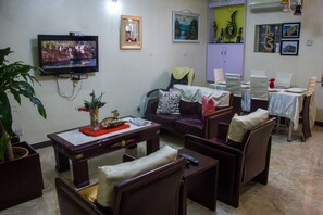 Restaurant - Deen Apartment Services (Lagos)