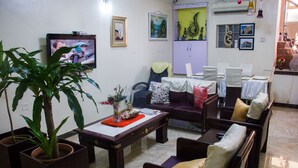 فطور إنجليزي يوميًا مقابل رسوم
